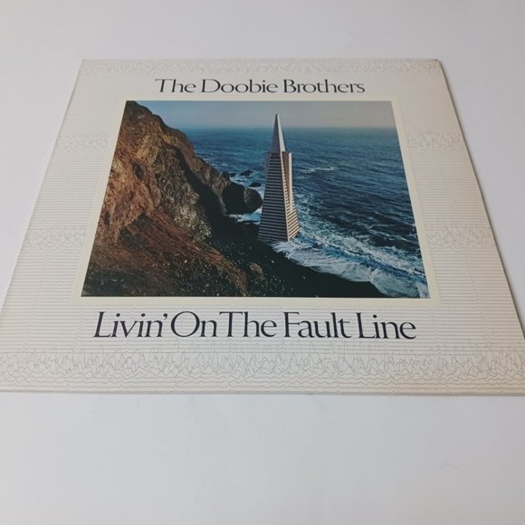 Vintage The Doobie Brothers Livin' On The Fault Line vinyl record, 1977 original - Picture 5 of 12